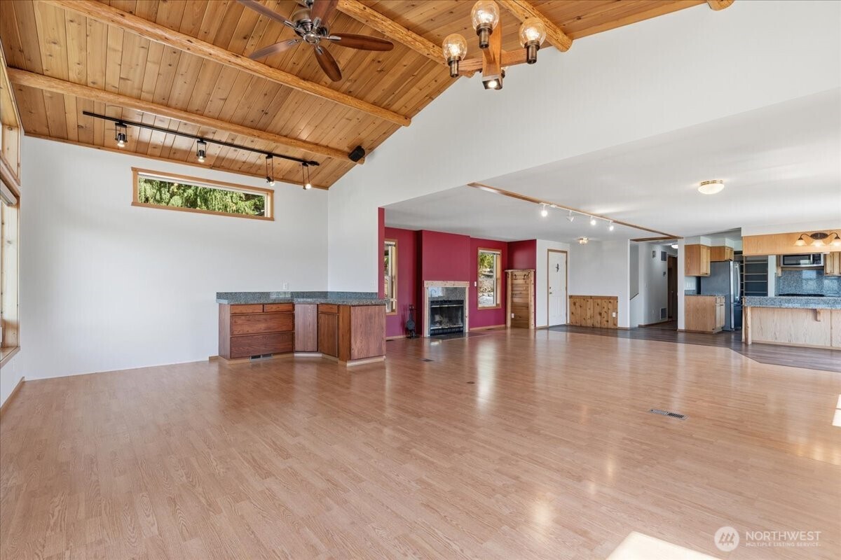 404 S Clifford Street Property Photo 11