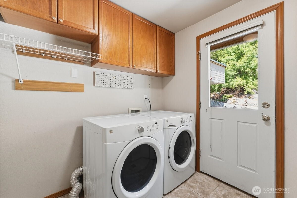 404 S Clifford Street Property Photo 18