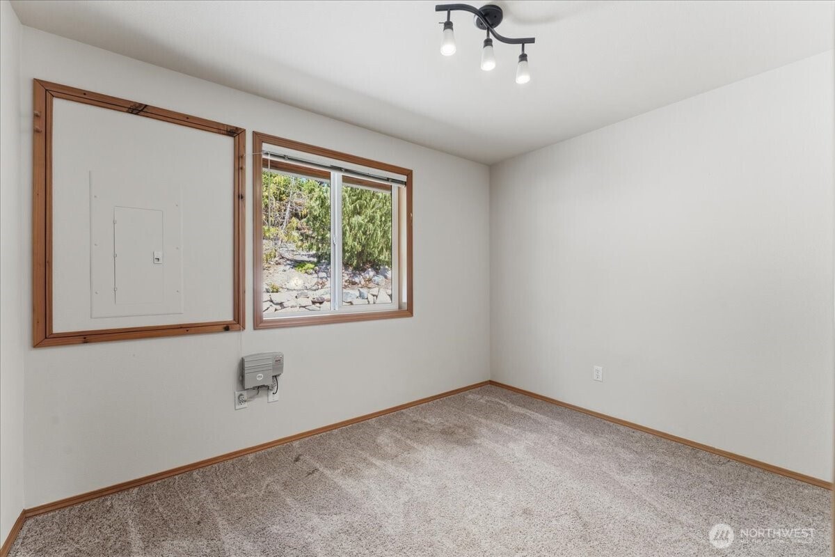 404 S Clifford Street Property Photo 20