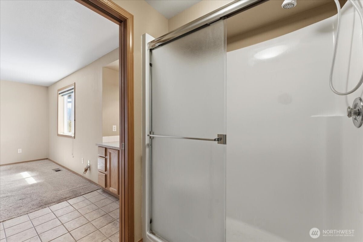 404 S Clifford Street Property Photo 25