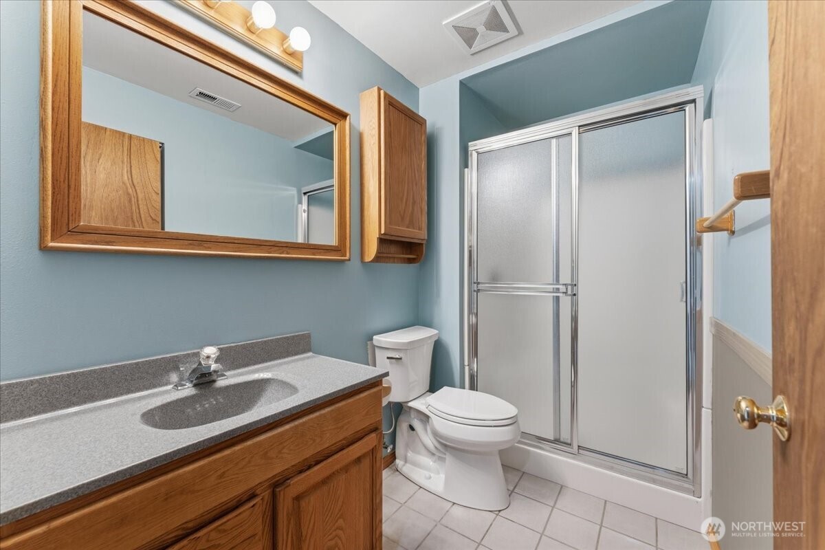 404 S Clifford Street Property Photo 27