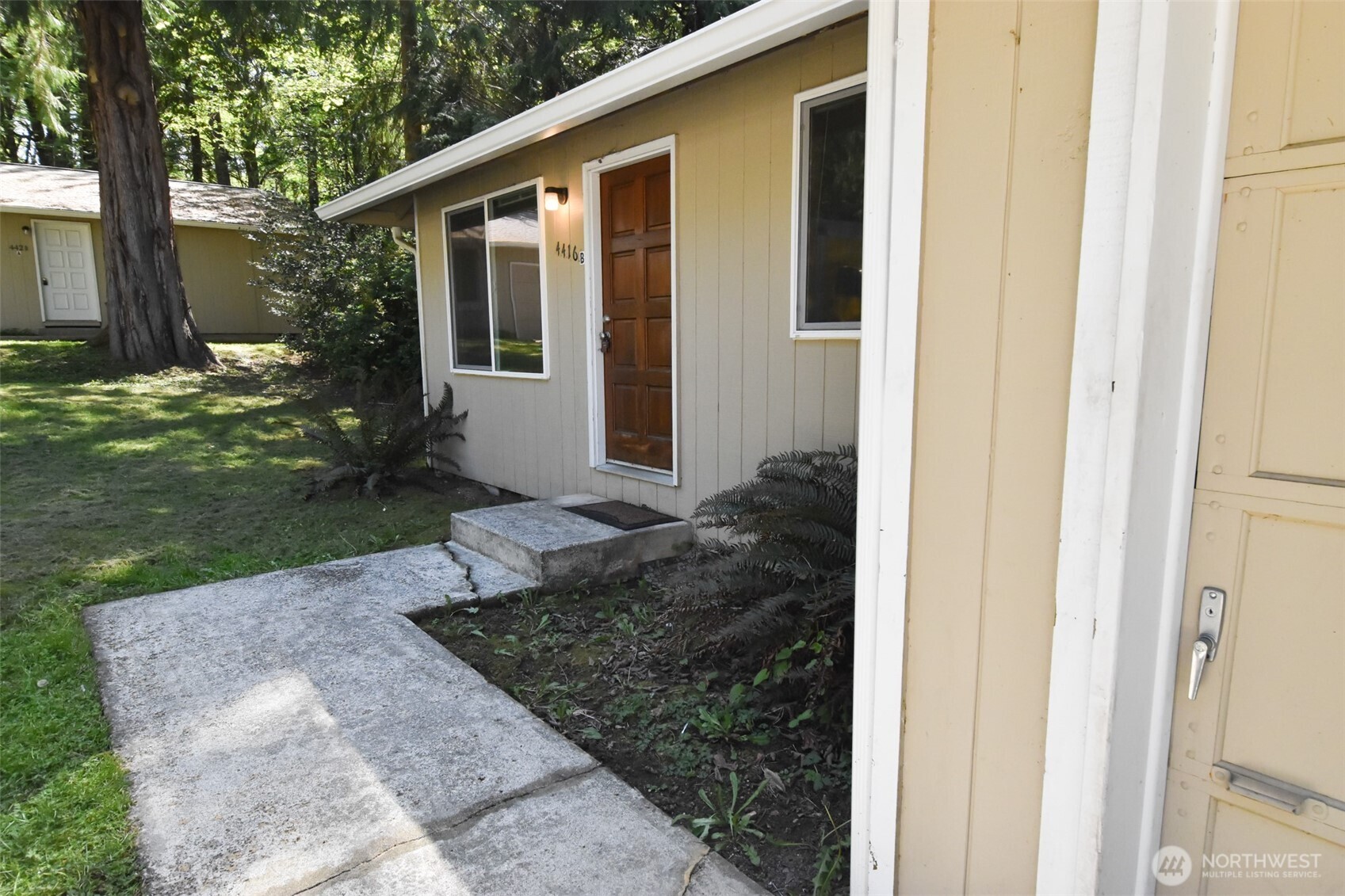 4416 Ridgewood Court A & B Property Photo 3
