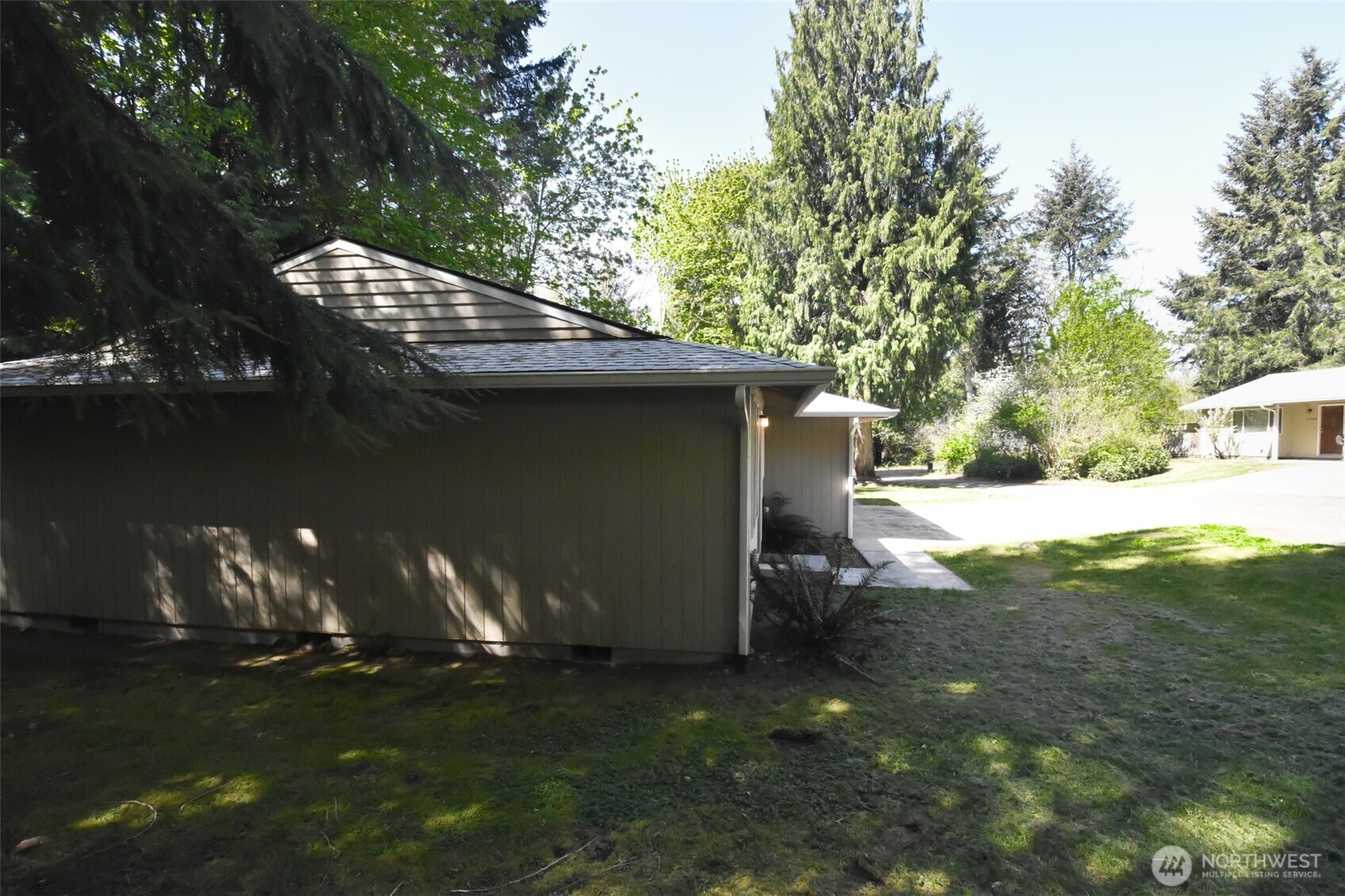 4416 Ridgewood Court A & B Property Photo 6
