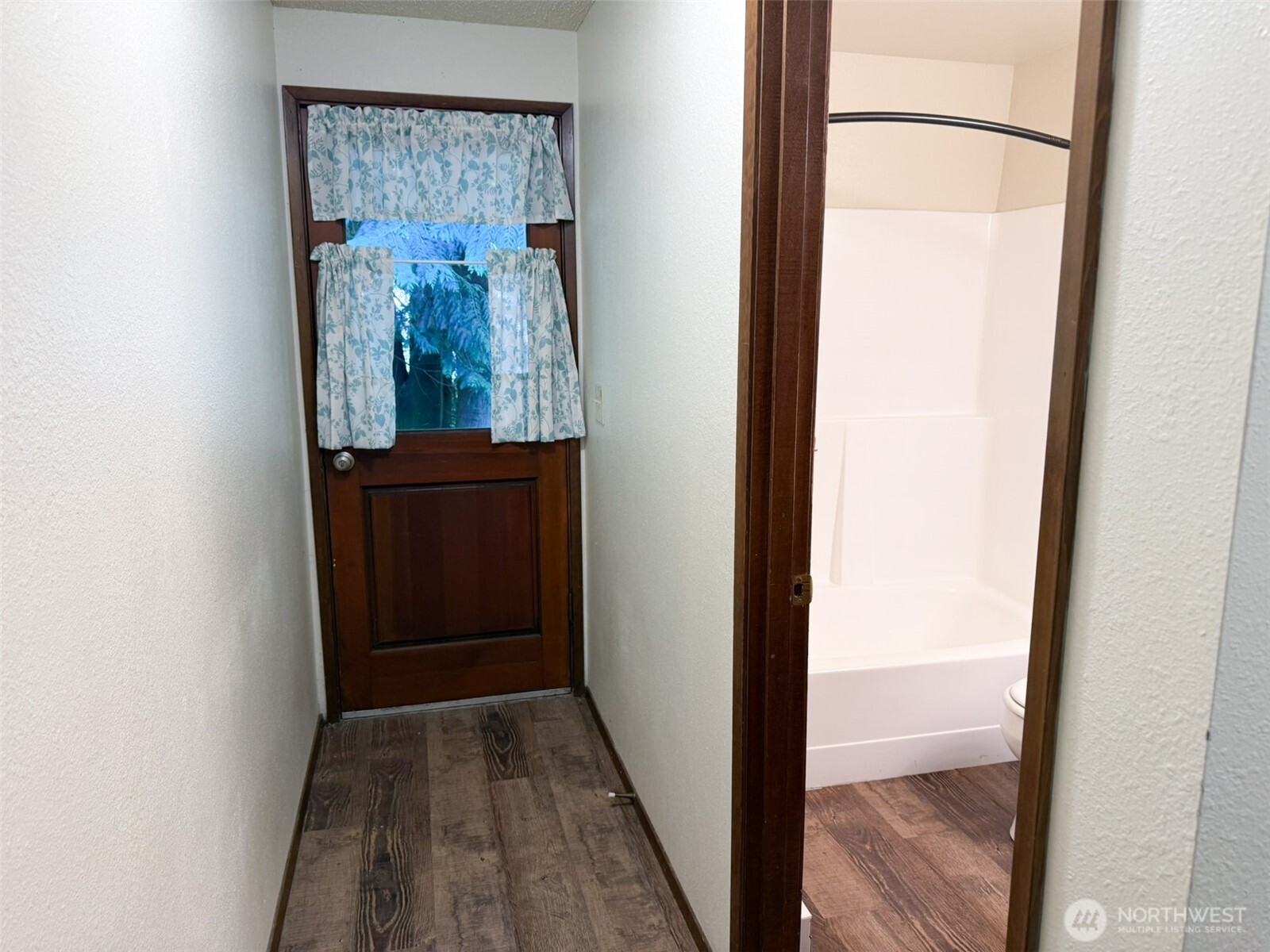 4416 Ridgewood Court A & B Property Photo 28