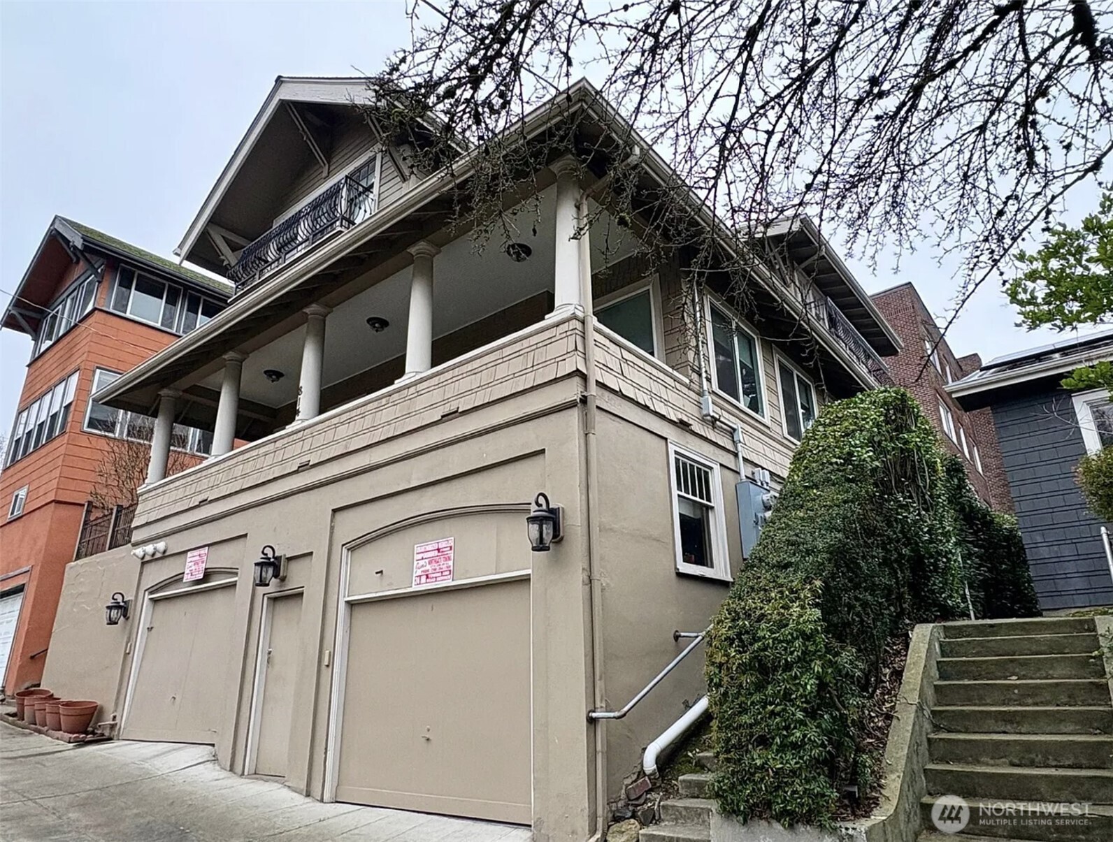 812 E Gwinn Place Property Photo 6