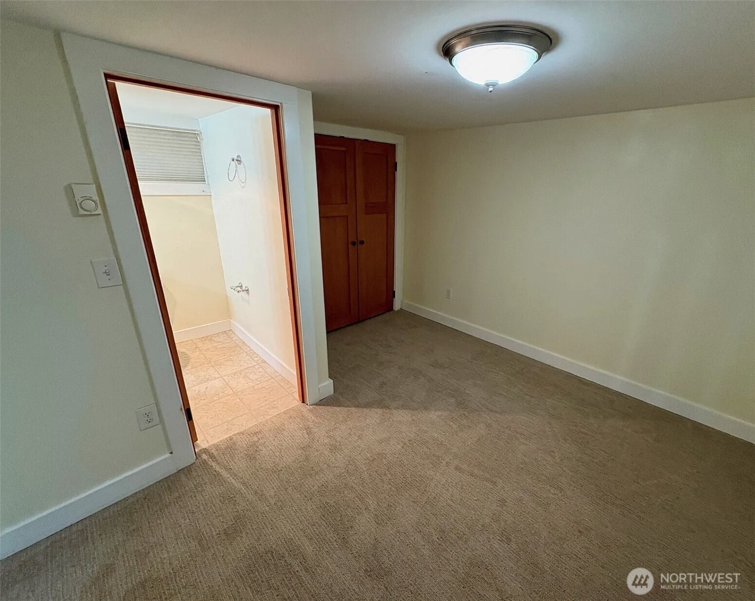 812 E Gwinn Place Property Photo 23