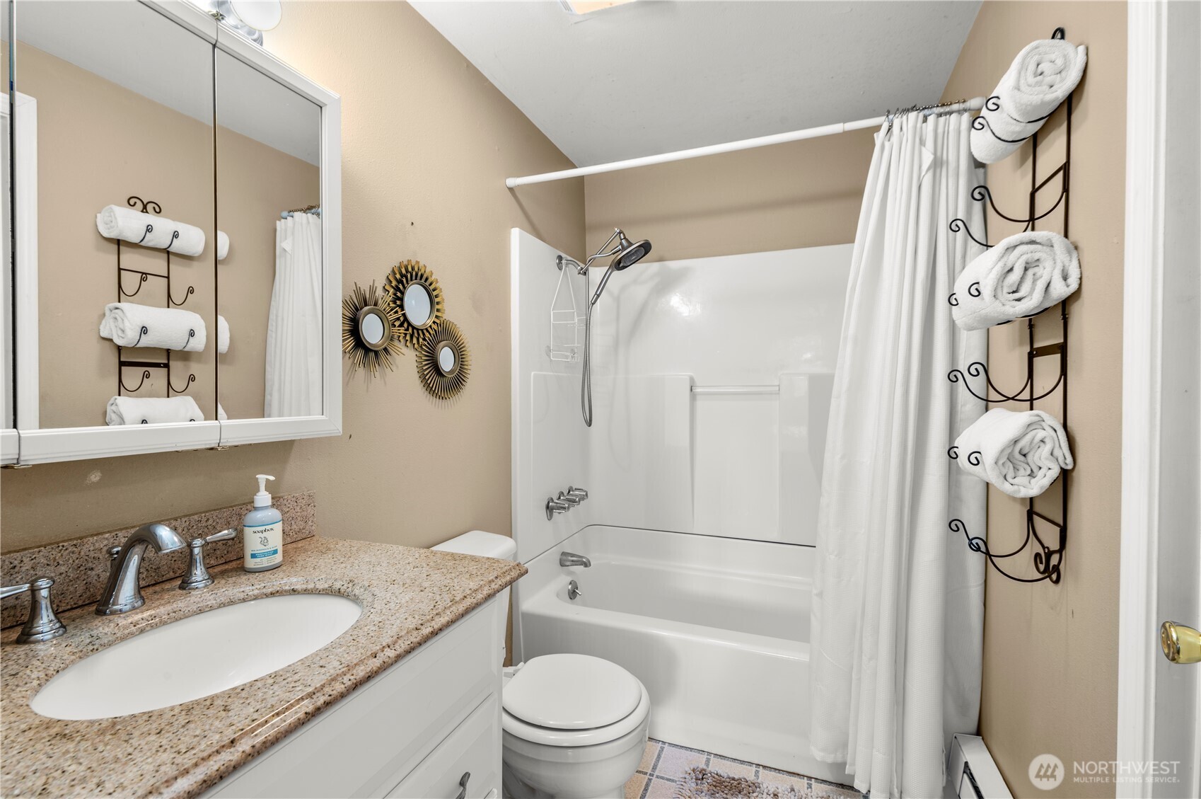 170 E Country Club Drive Property Photo 17