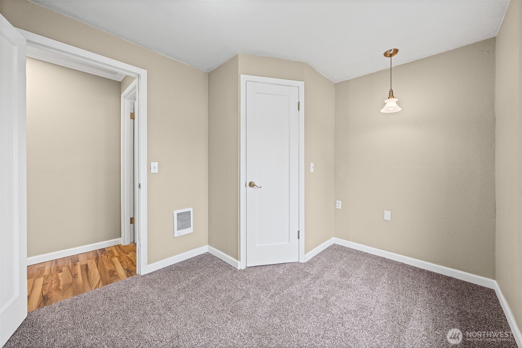 8528 33rd Avenue Property Photo 26