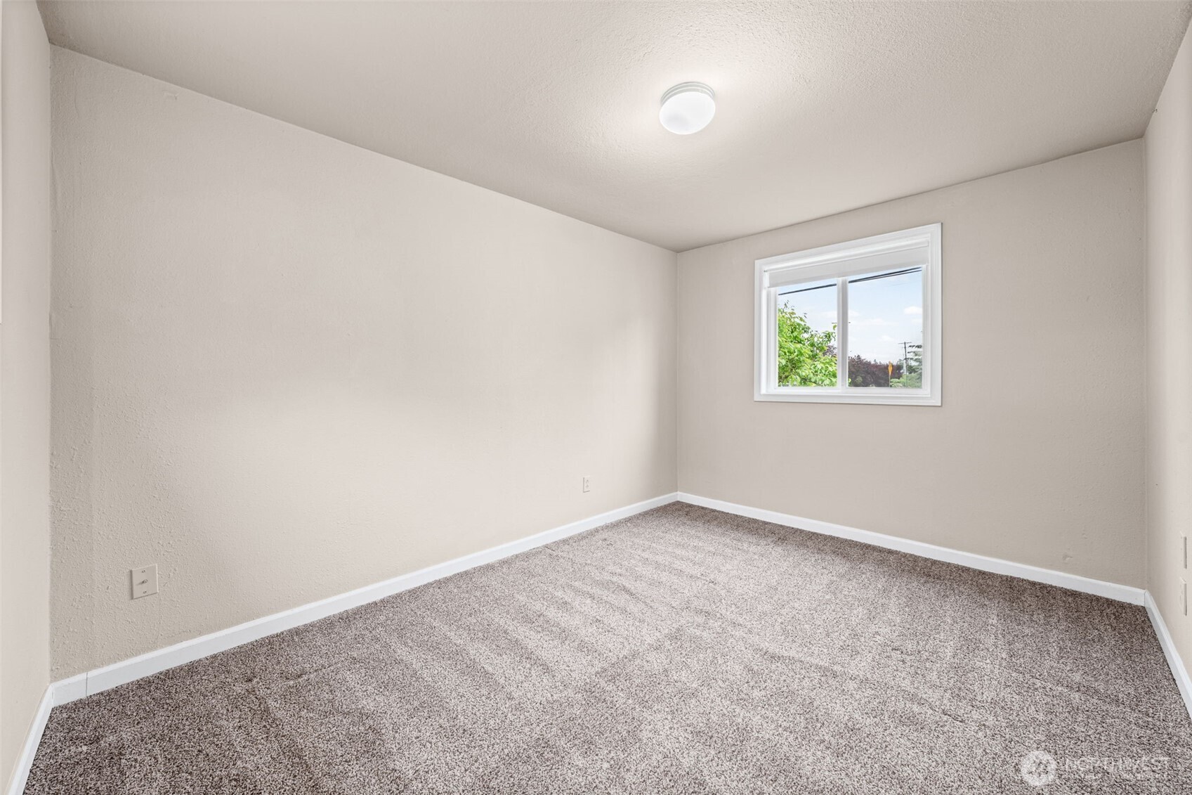 8528 33rd Avenue Property Photo 27