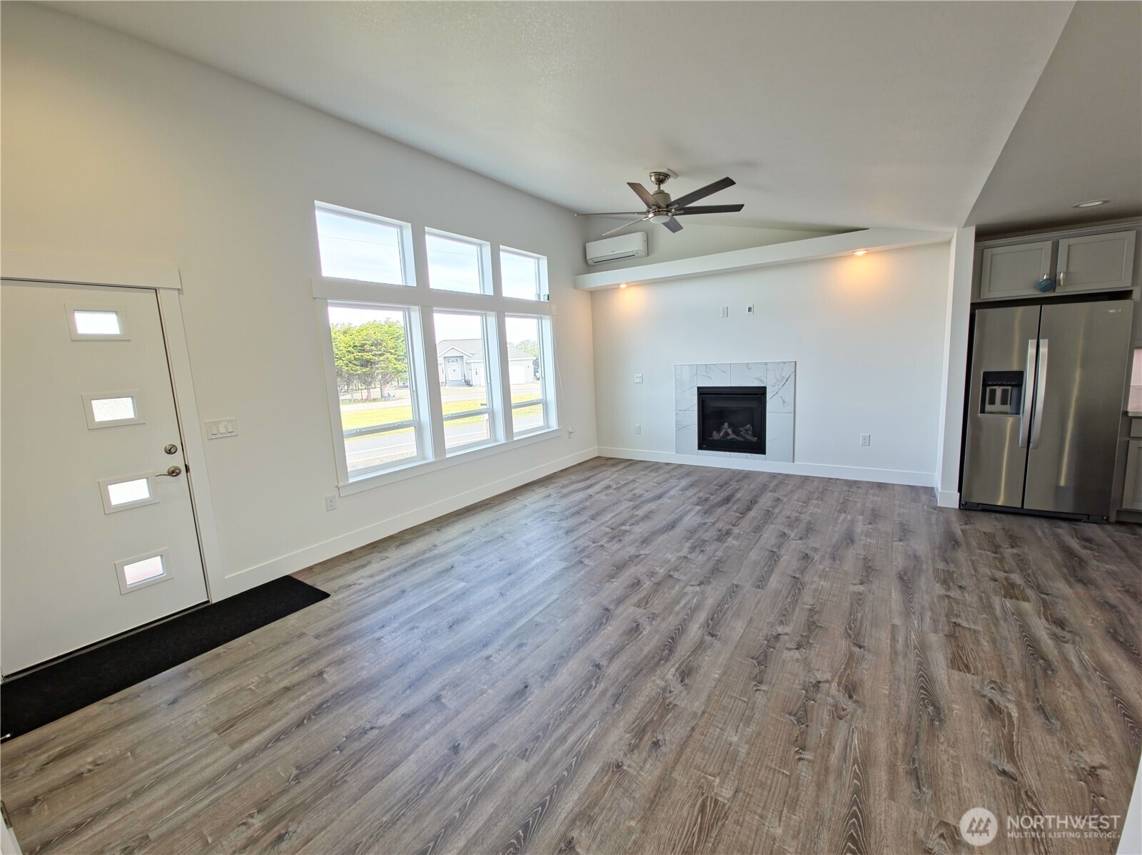 1201 E Ocean Shores Blvd Property Photo 4