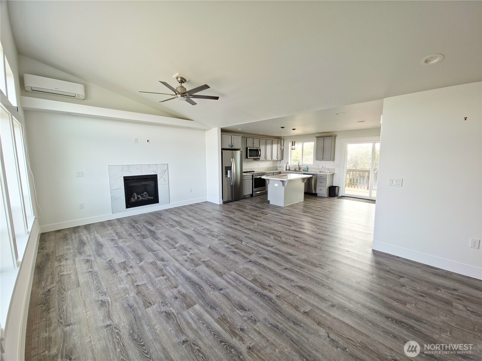 1201 E Ocean Shores Blvd Property Photo 6