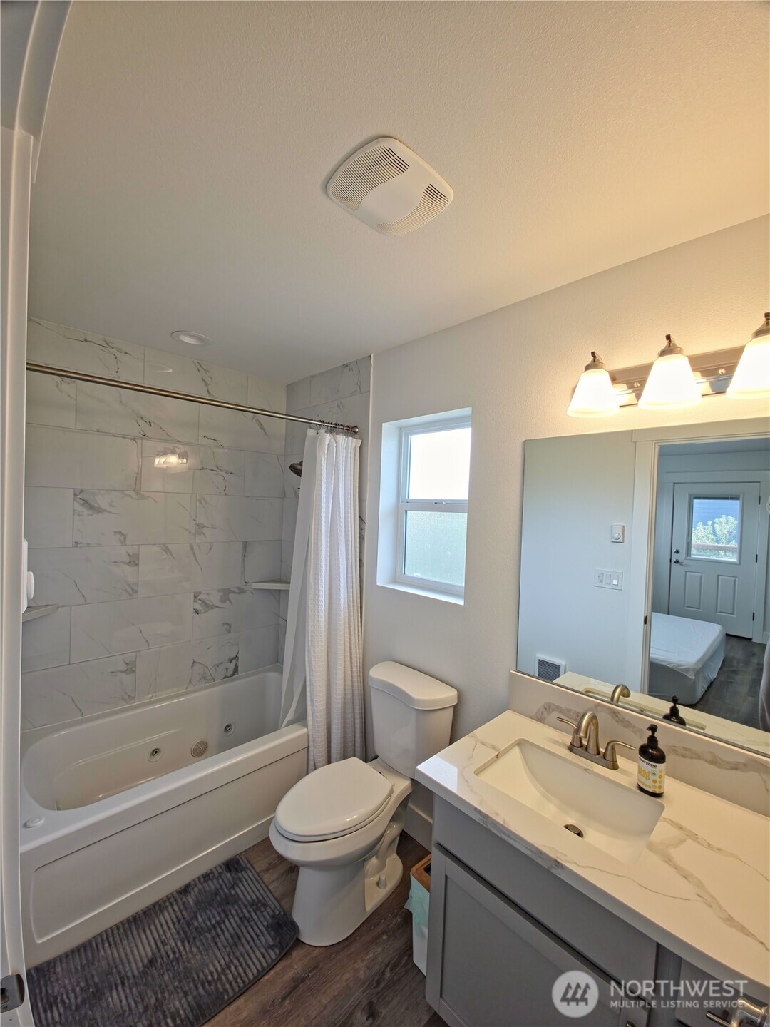 1201 E Ocean Shores Blvd Property Photo 14