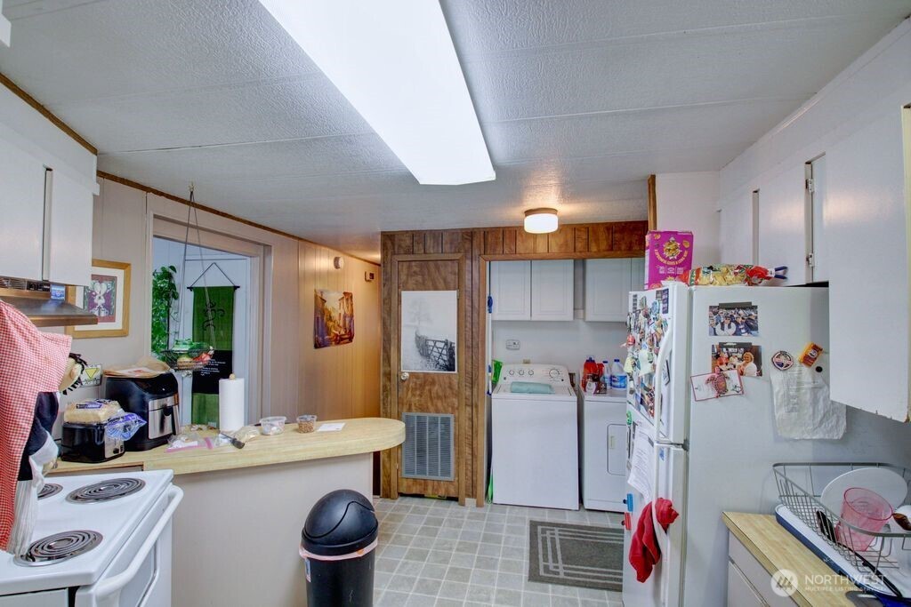 920 Maple Lane 3 Property Photo 6