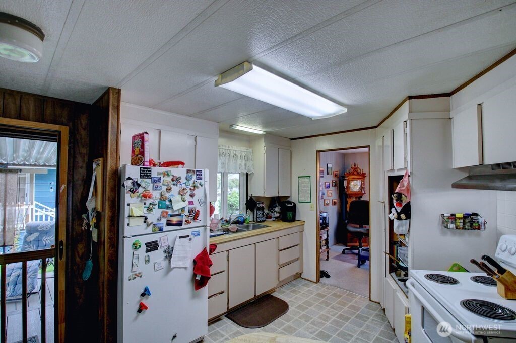 920 Maple Lane 3 Property Photo 10