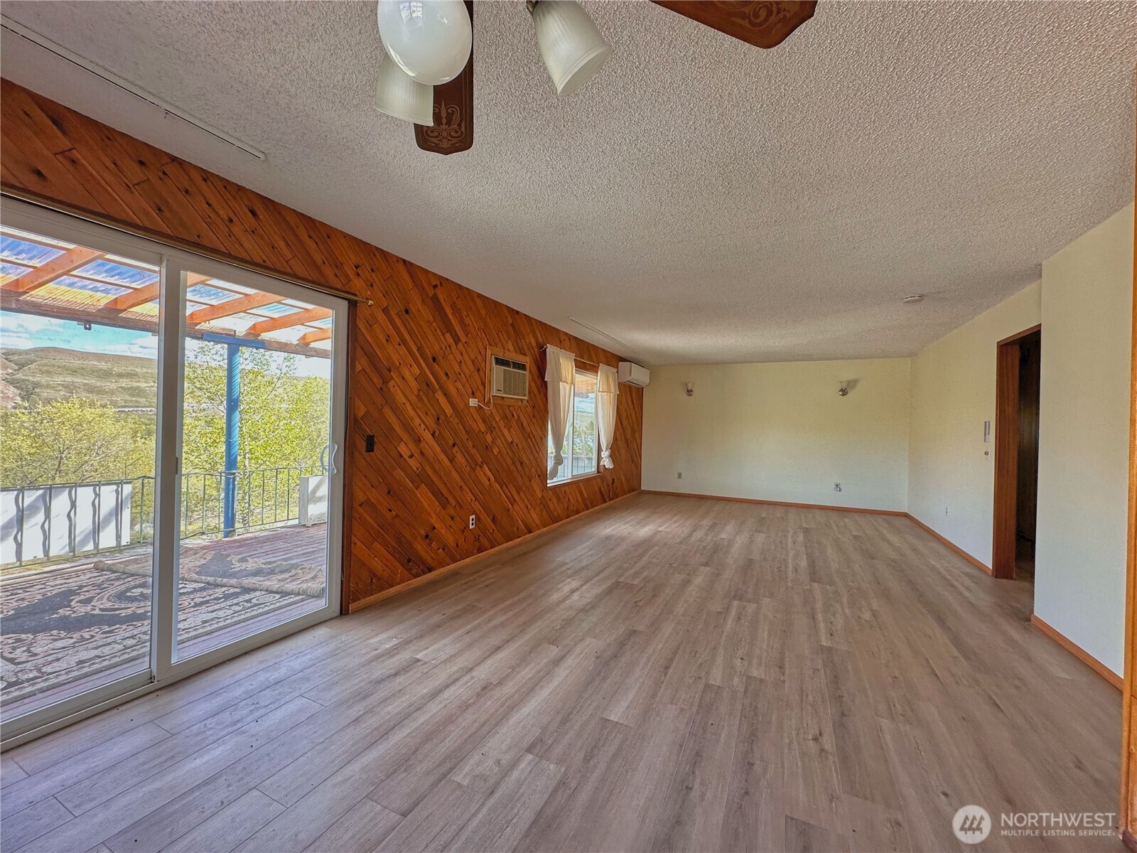 284 Monse Bridge Road Property Photo 5