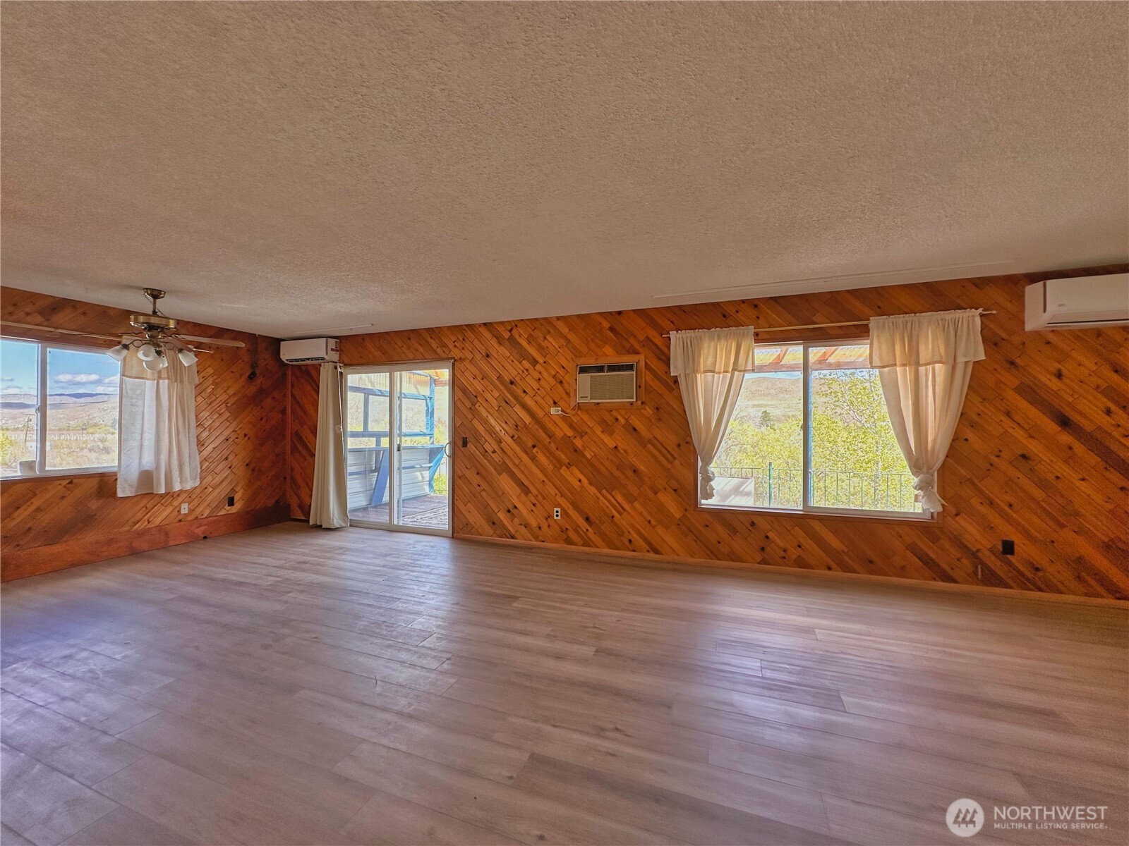 284 Monse Bridge Road Property Photo 6