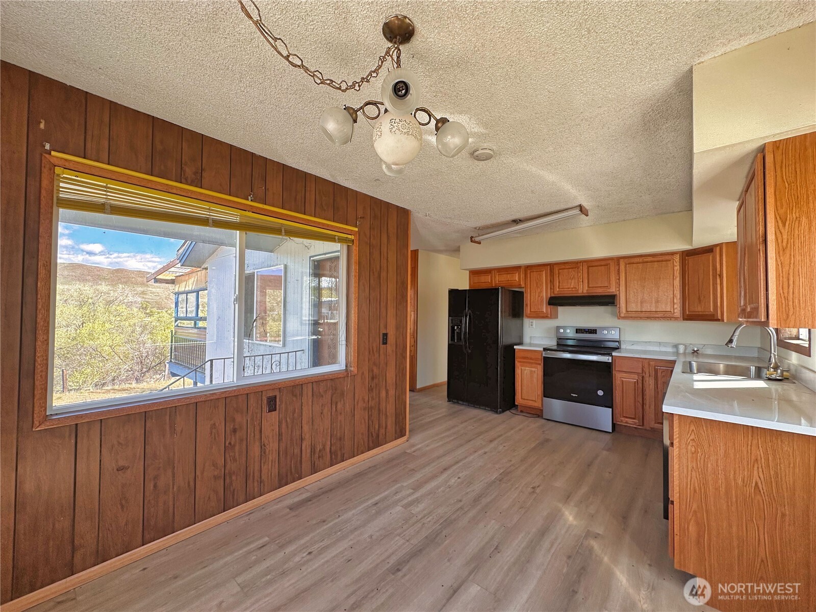 284 Monse Bridge Road Property Photo 9