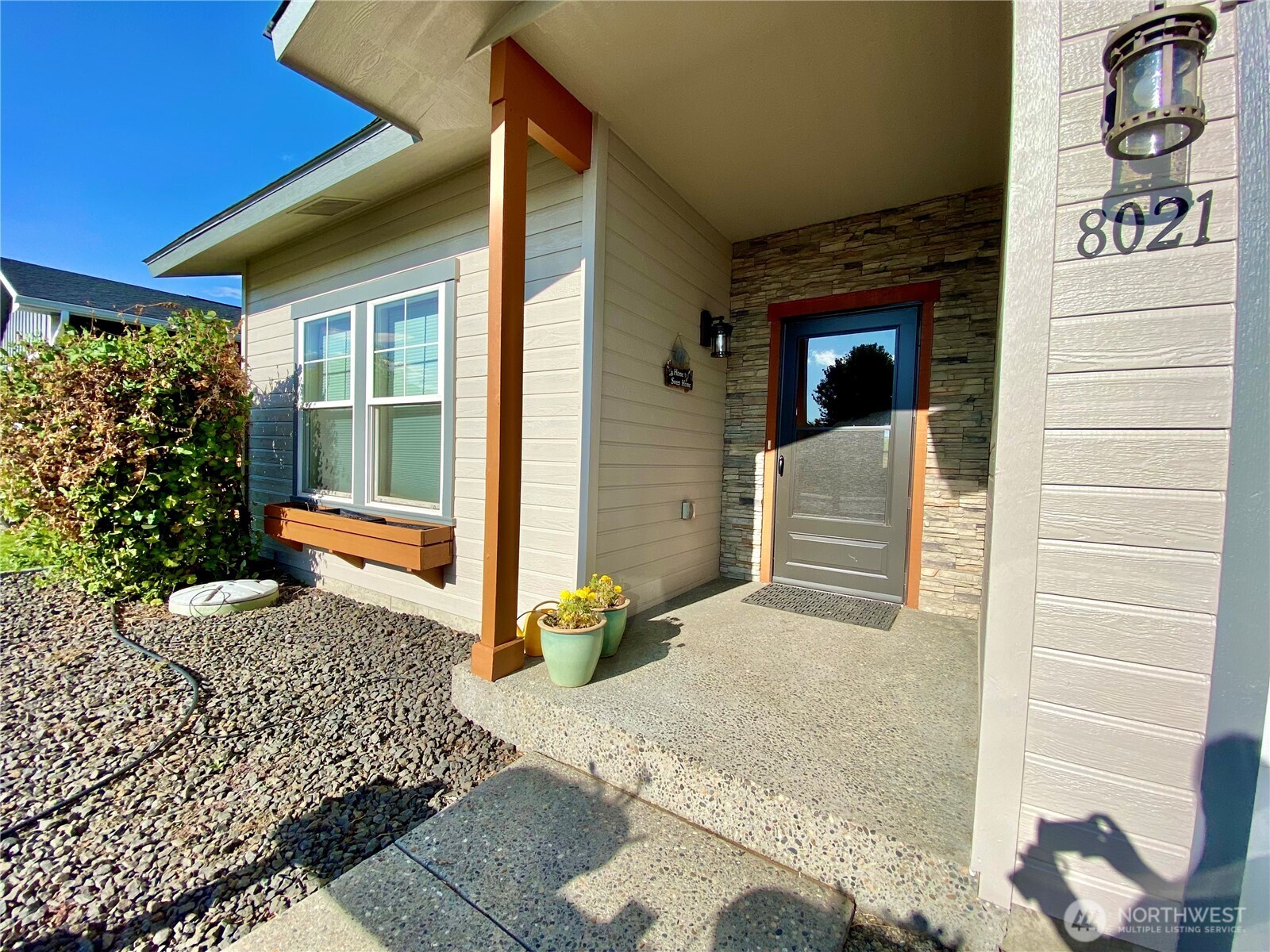 8021 Vialago Parkway Property Photo 1