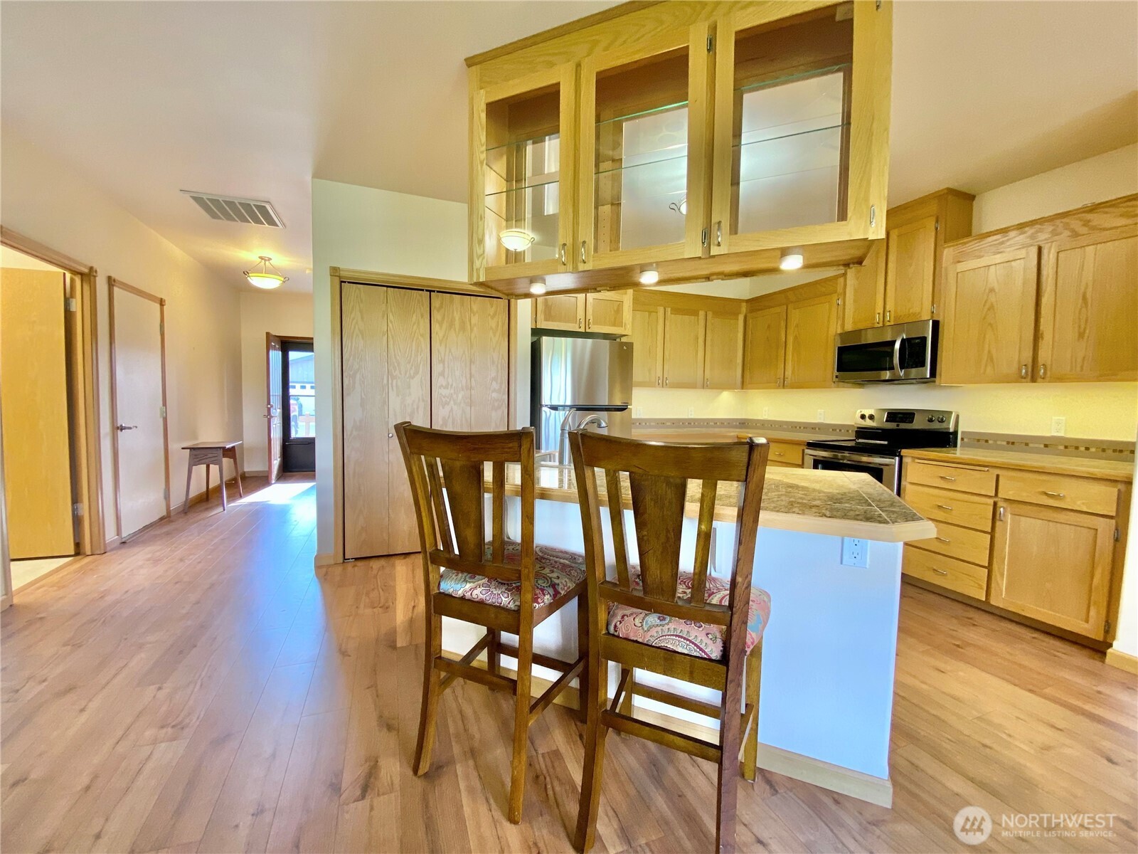 8021 Vialago Parkway Property Photo 6
