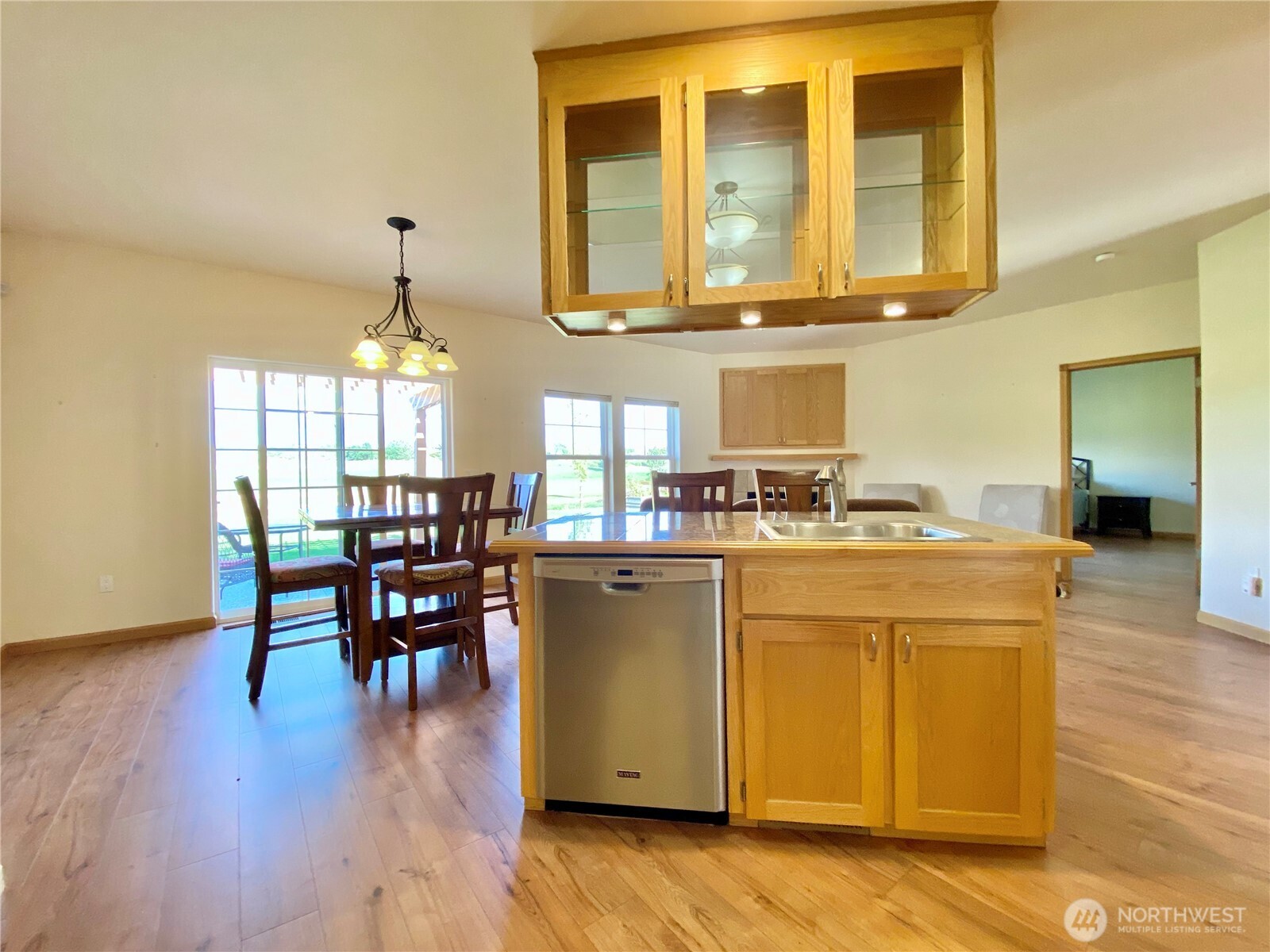 8021 Vialago Parkway Property Photo 8