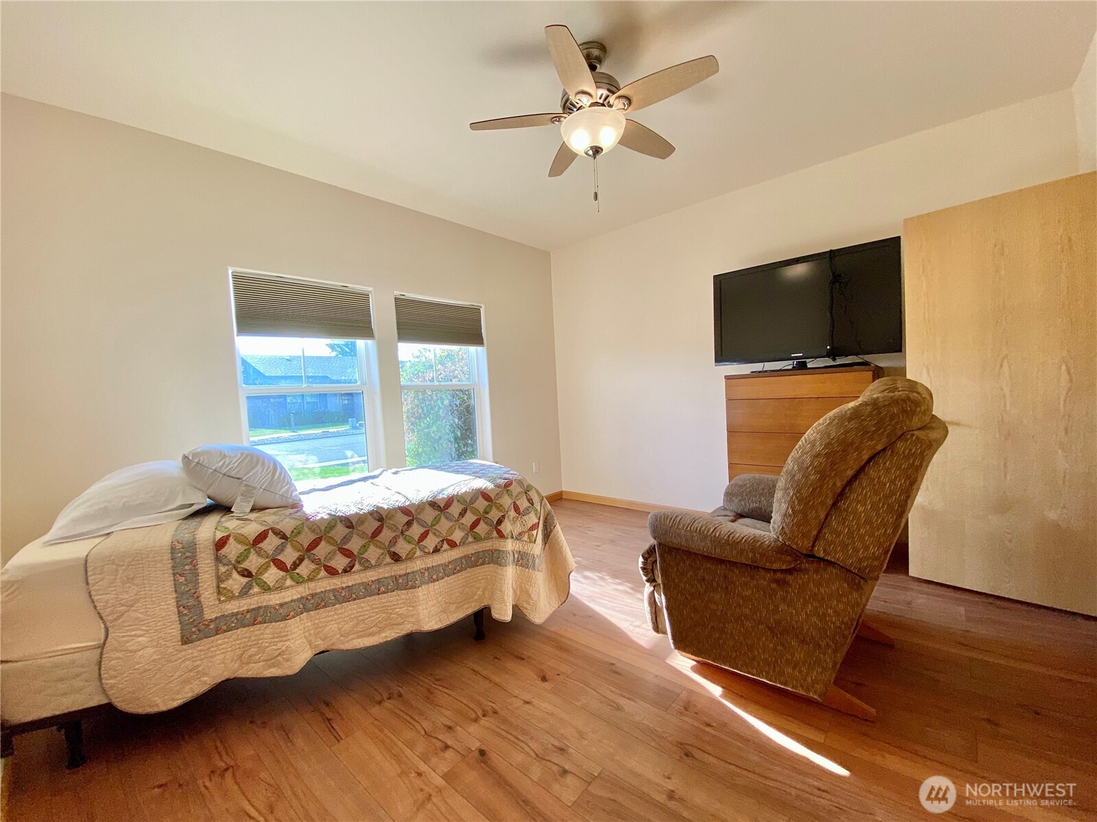 8021 Vialago Parkway Property Photo 14