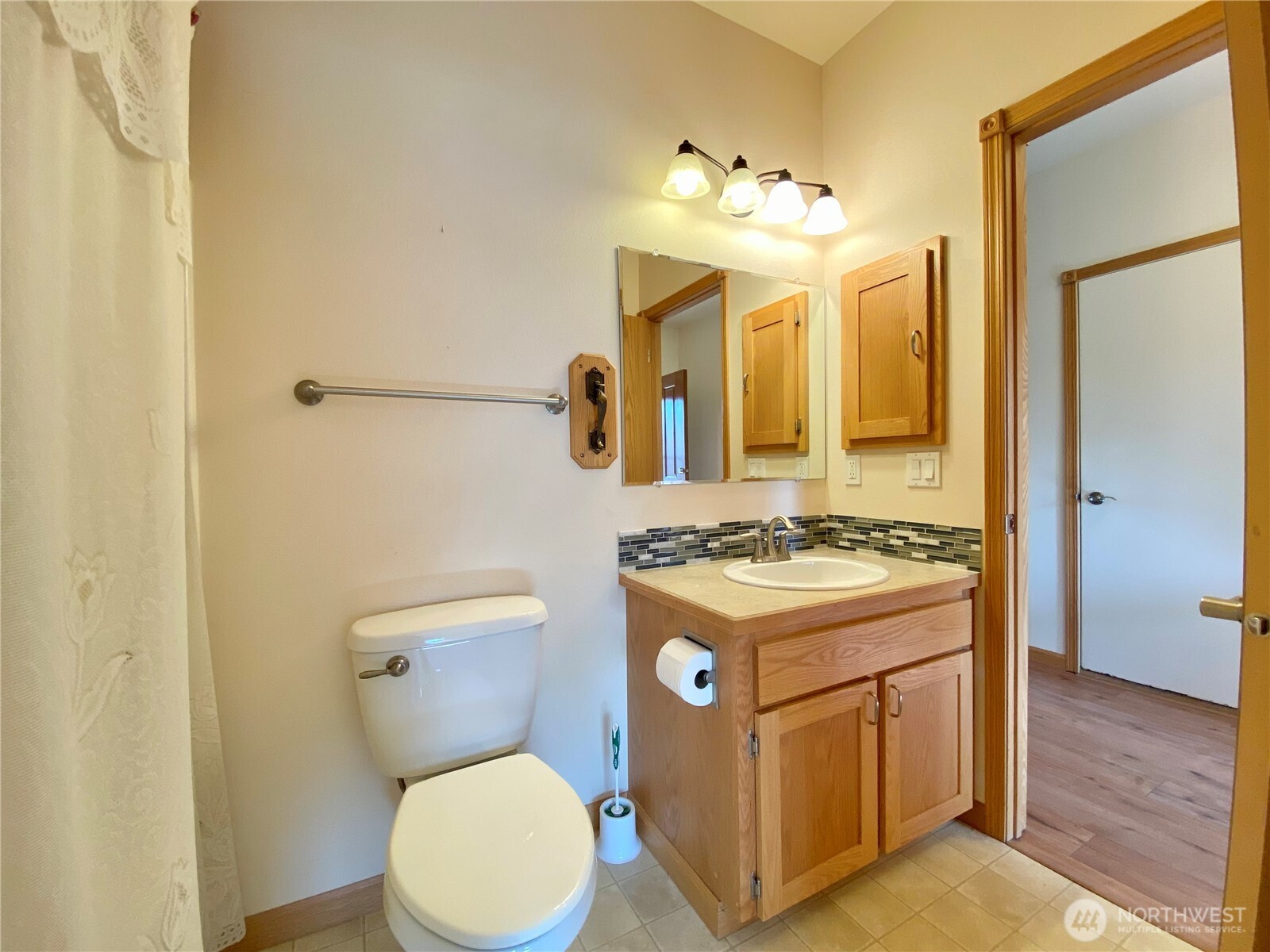 8021 Vialago Parkway Property Photo 16