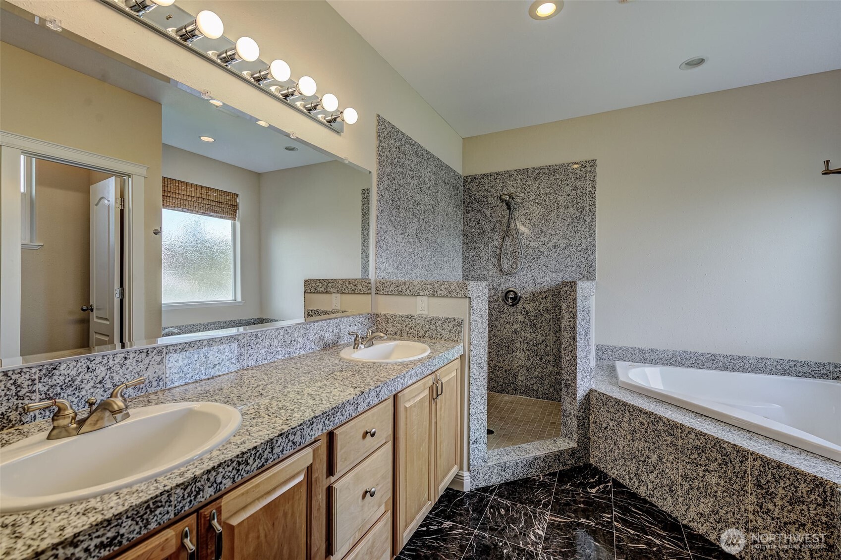 3171 Ne Snow Goose Road Property Photo 21