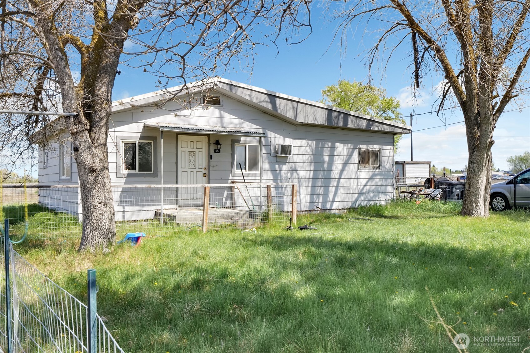 9550 Maple Drive Property Photo 1