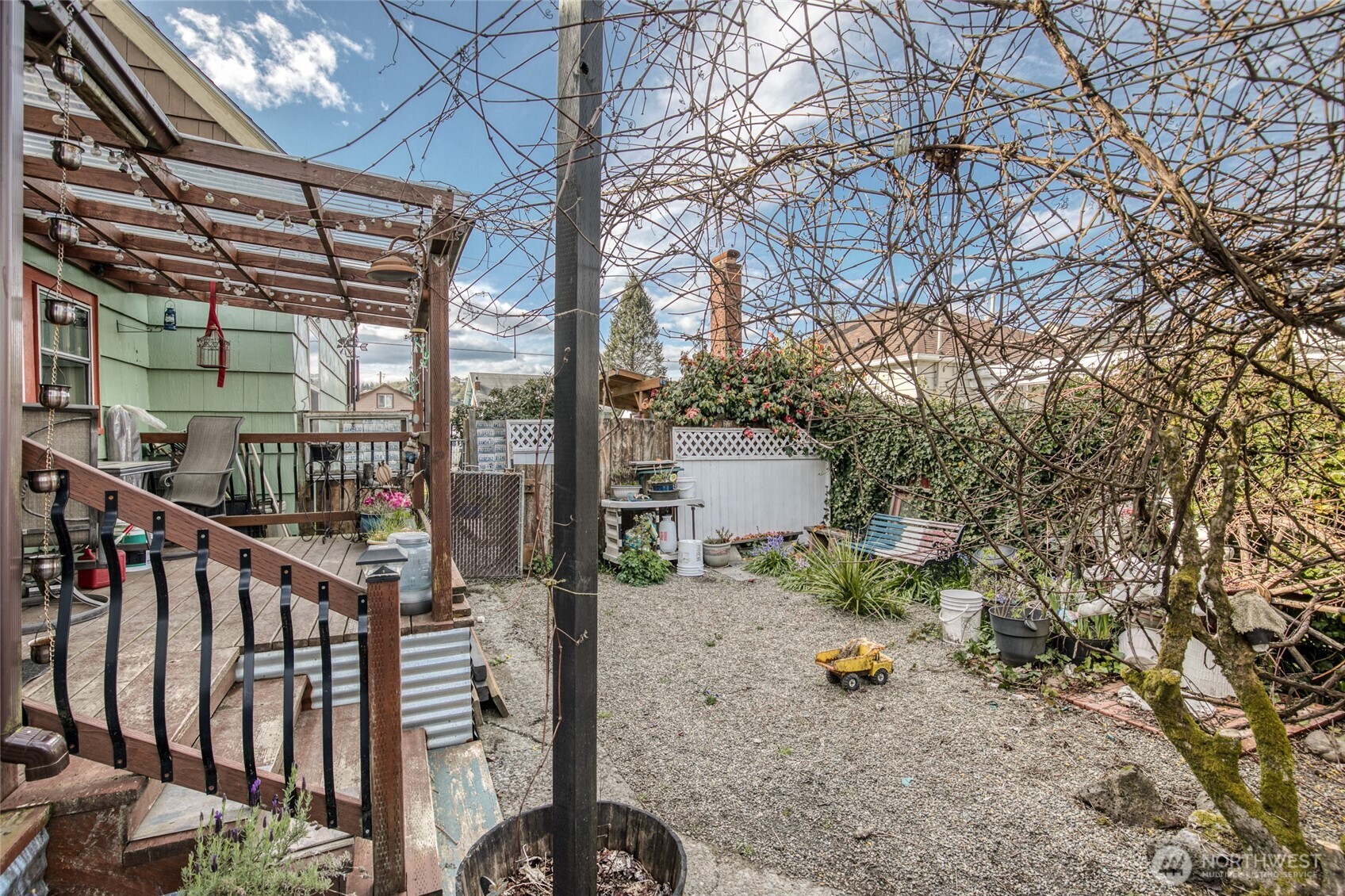 823 W 3rd Street Property Photo 29