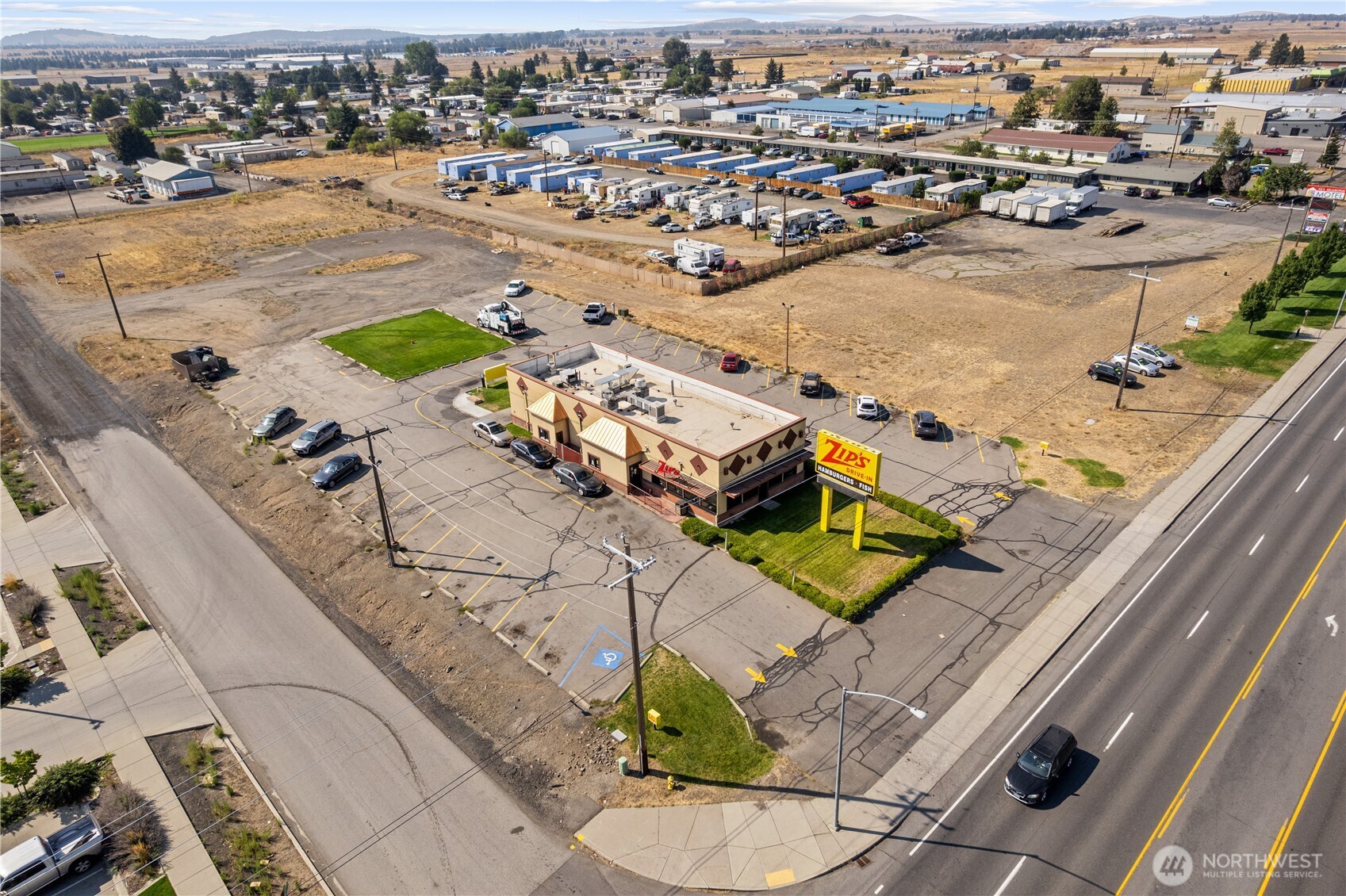12421 W Sunset Highway Property Photo 2