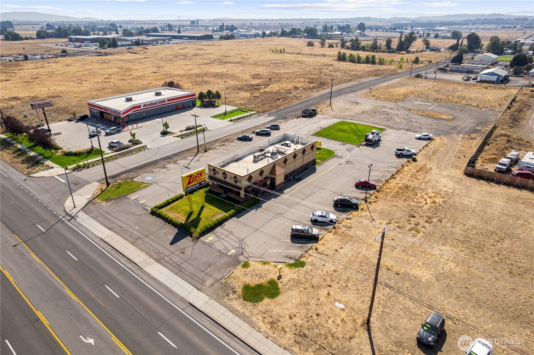 12421 W Sunset Highway Property Photo 3