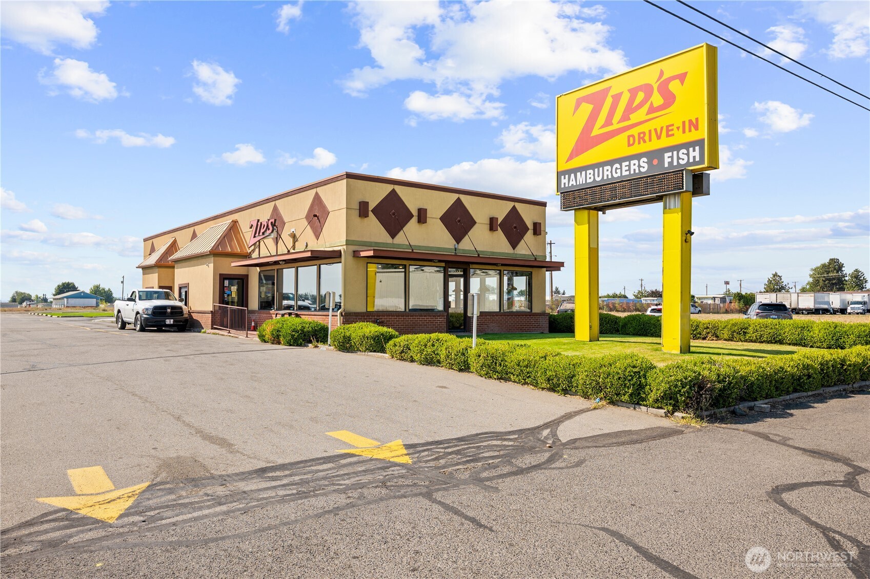 12421 W Sunset Highway Property Photo 4