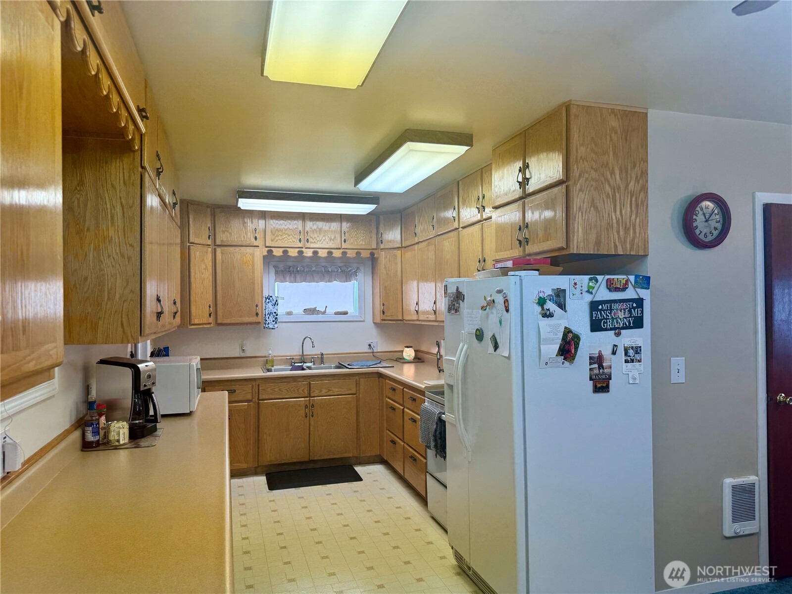 211 W Main Street Property Photo 8