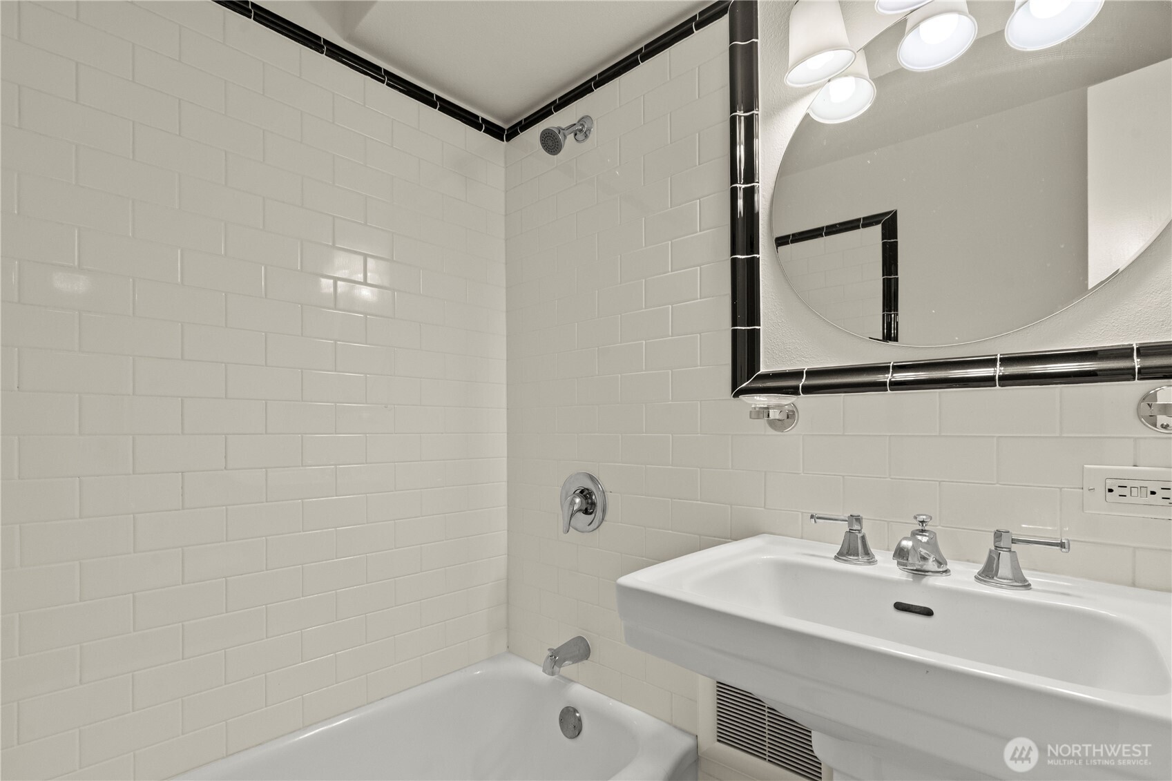 1105 Spring Street 712 Property Photo 15