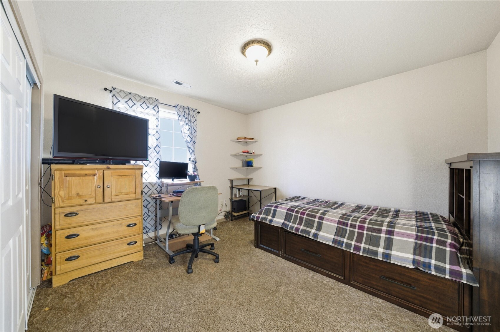 237 Reeds Road Property Photo 11