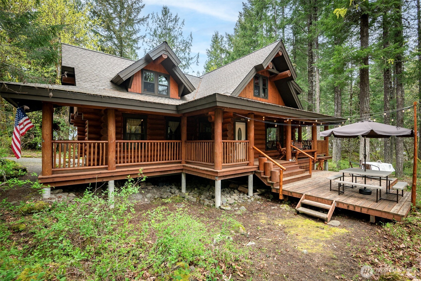 107 Goat Rocks Drive Property Photo 3