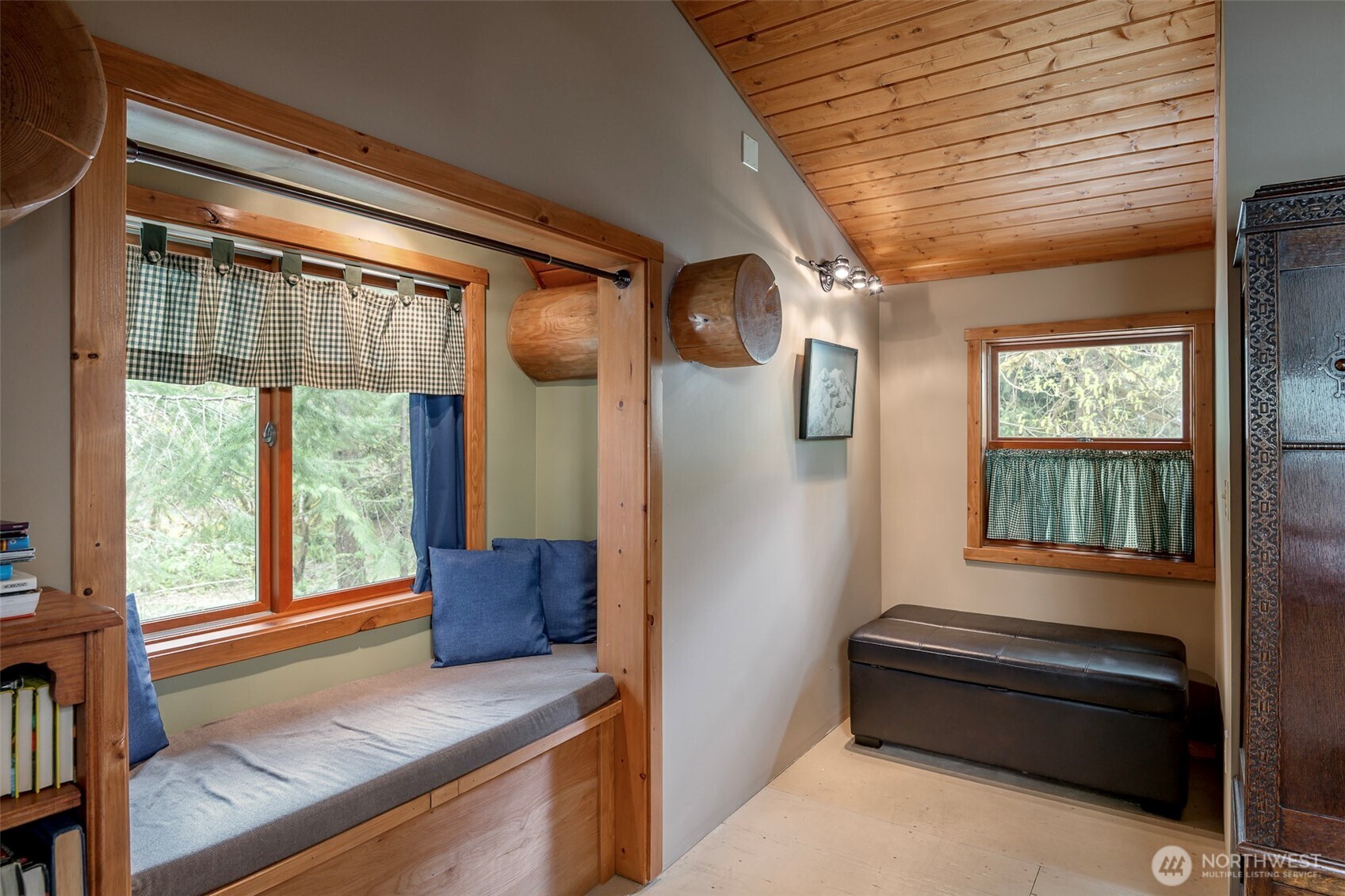 107 Goat Rocks Drive Property Photo 32