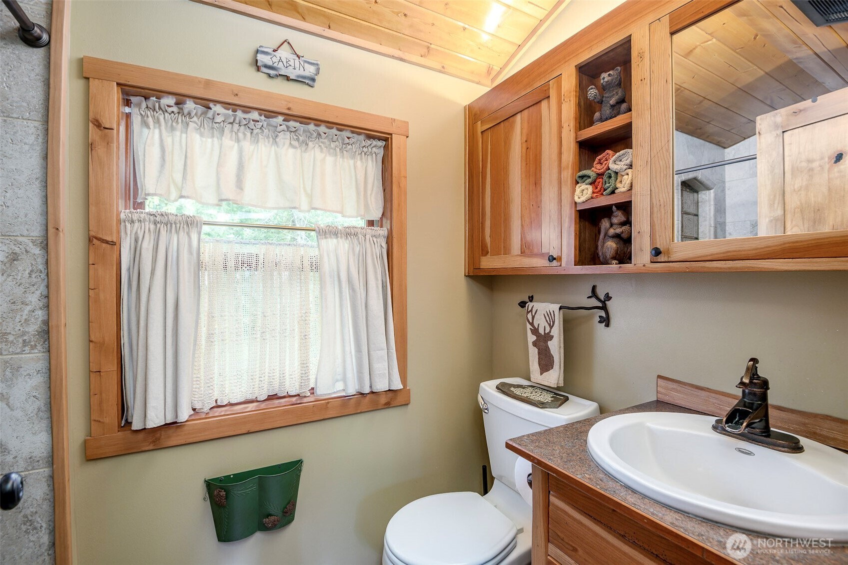 107 Goat Rocks Drive Property Photo 35