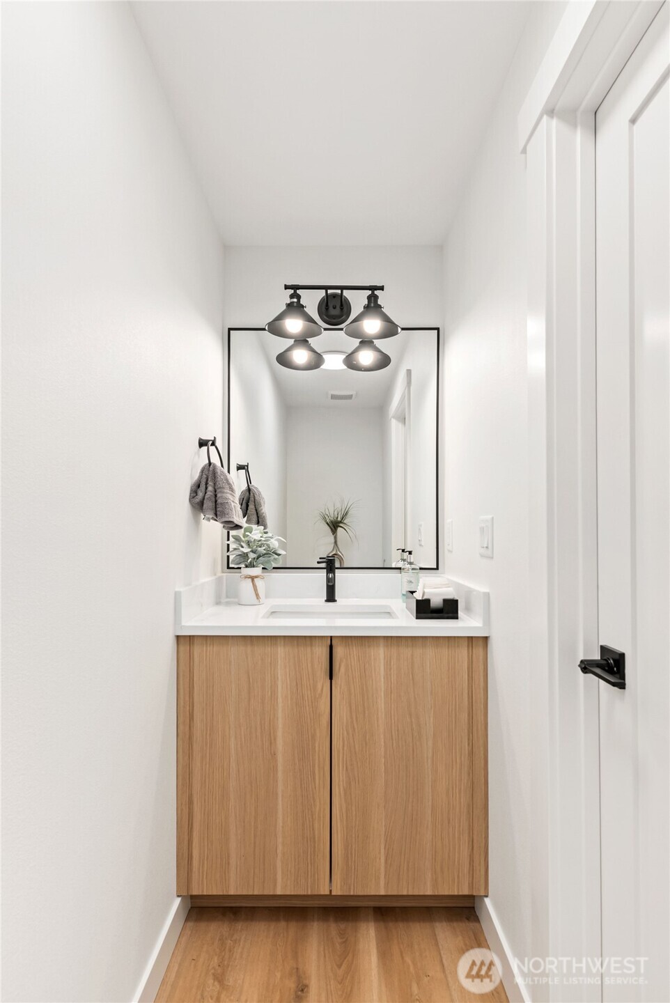 15809 239th Street Property Photo 8