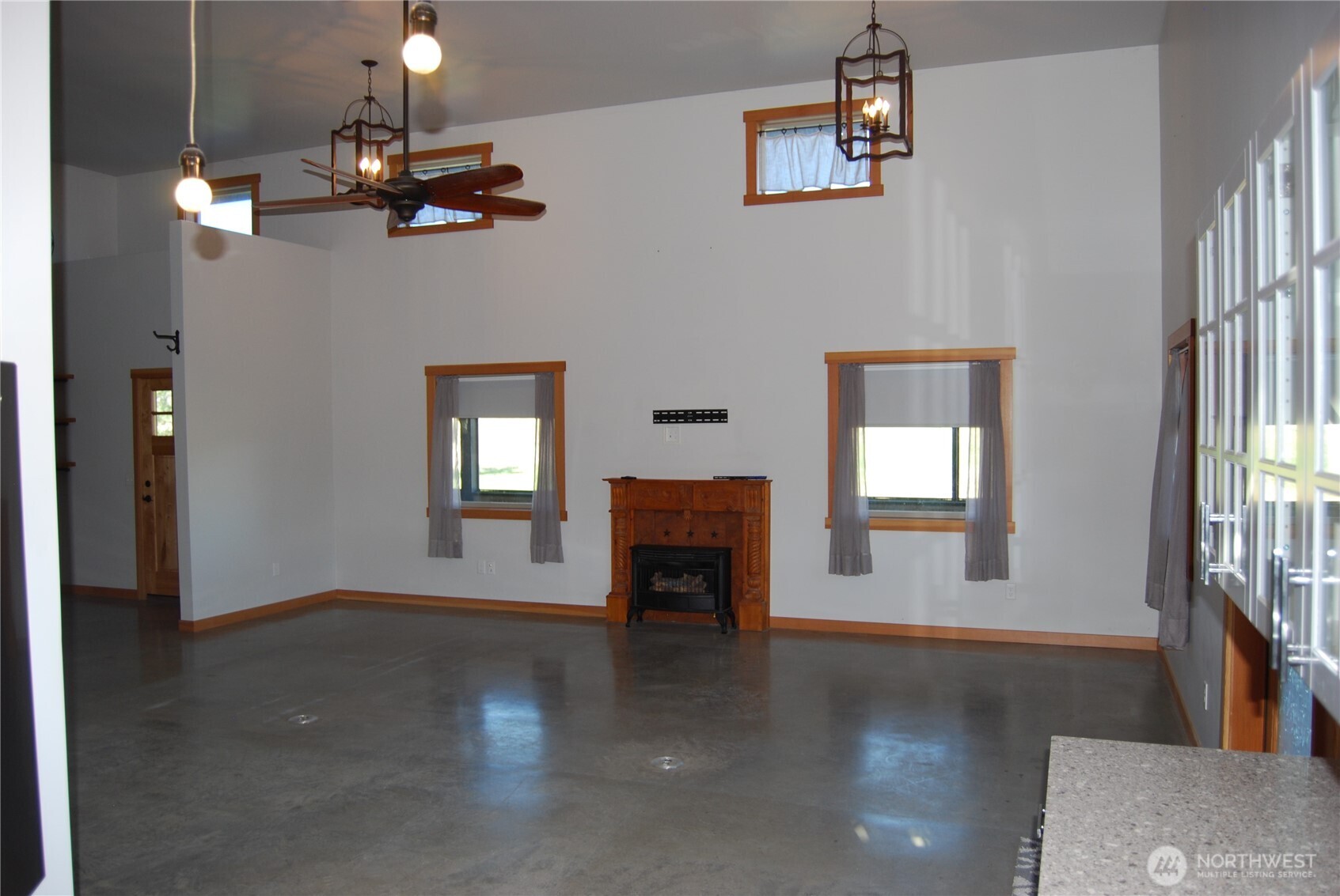30 Horizon Dr Property Photo 5