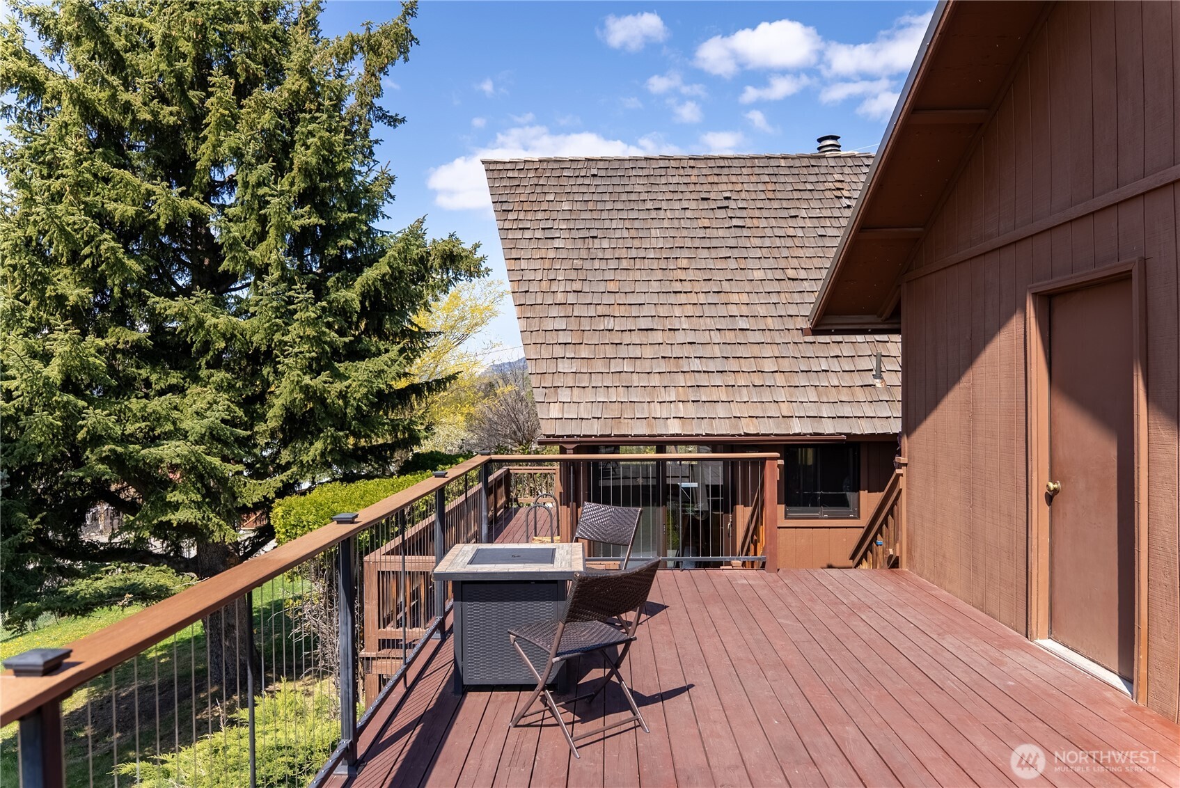417 Perry Street Property Photo 29