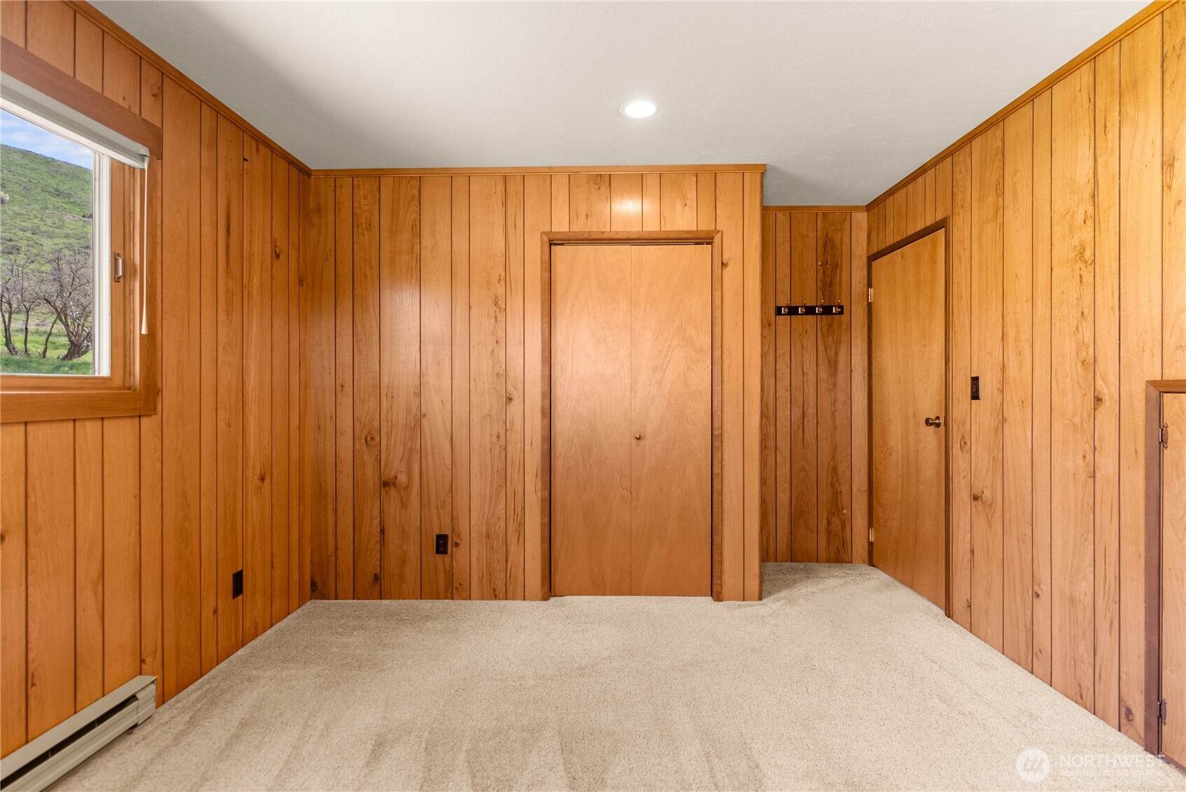 417 Perry Street Property Photo 40