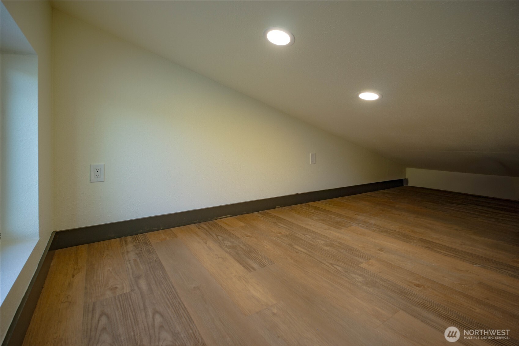 570 S Shore Road Property Photo 12