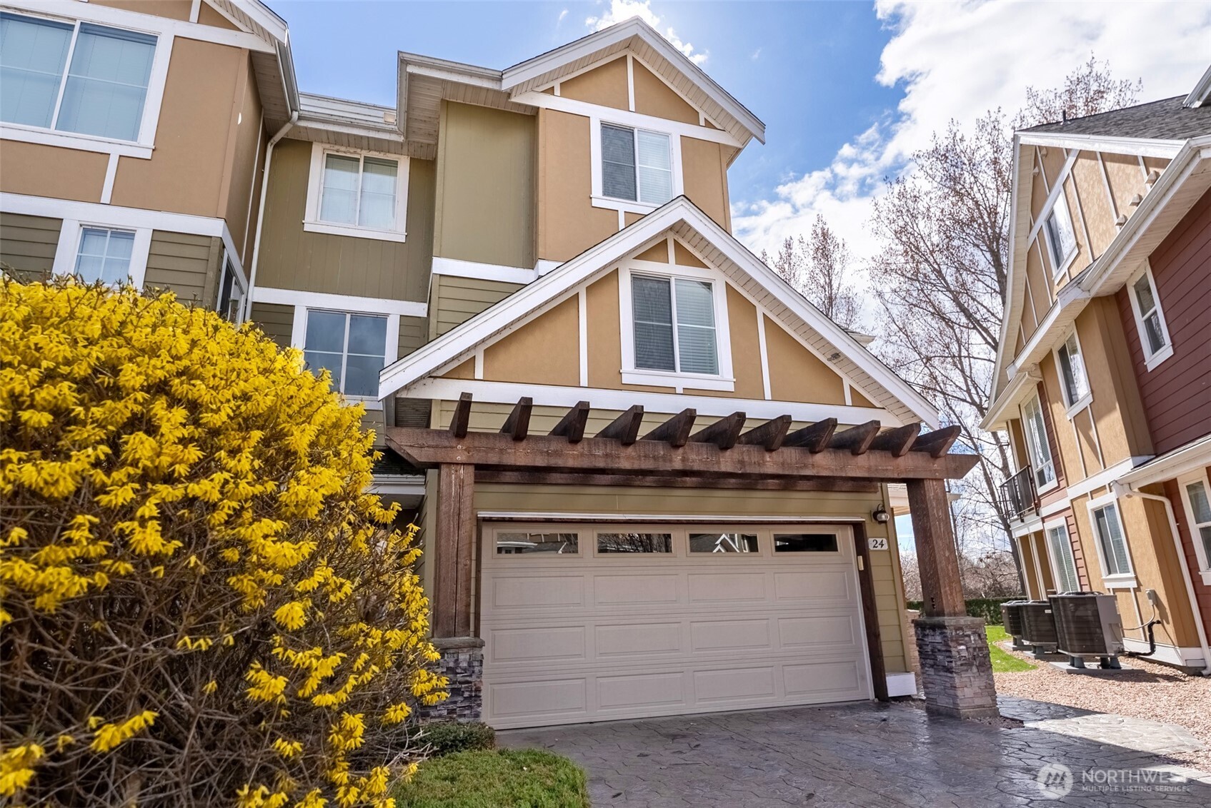 24 Sandalia Court Property Photo 1