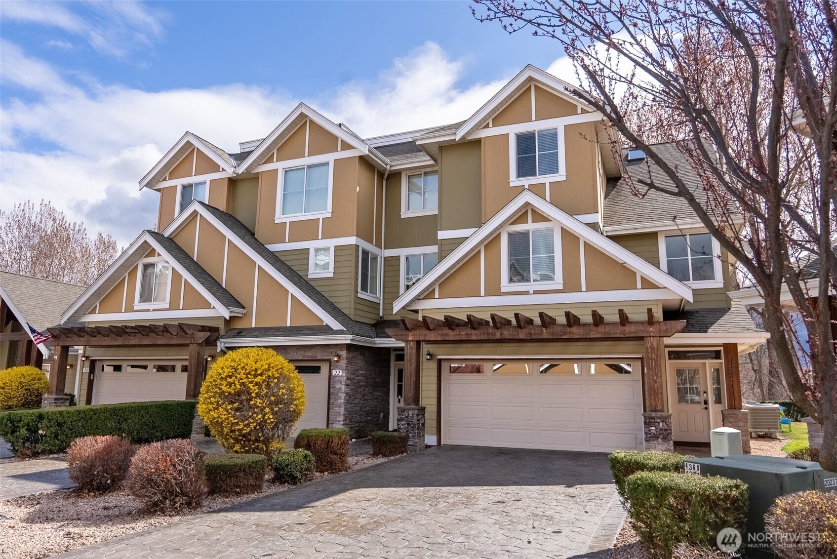 24 Sandalia Court Property Photo 2