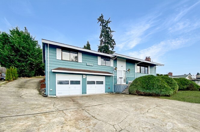 3700 Harbel Drive Property Photo 3