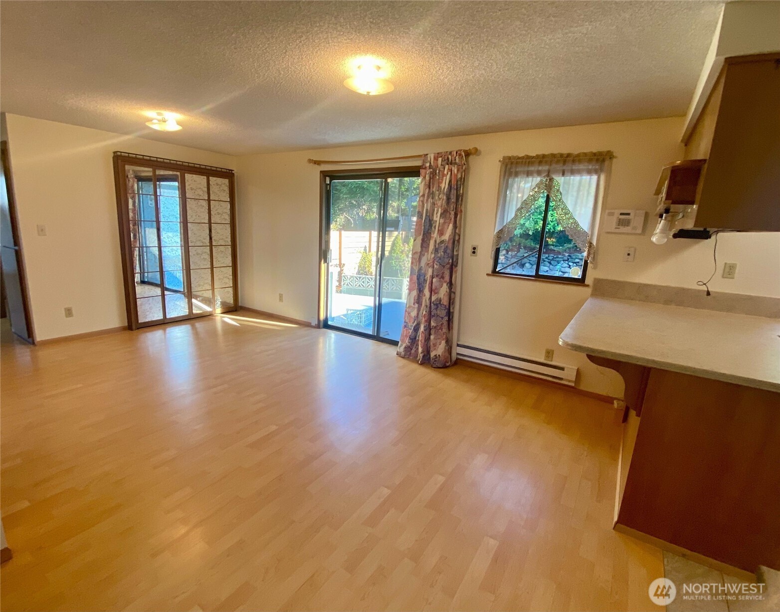 3700 Harbel Drive Property Photo 9