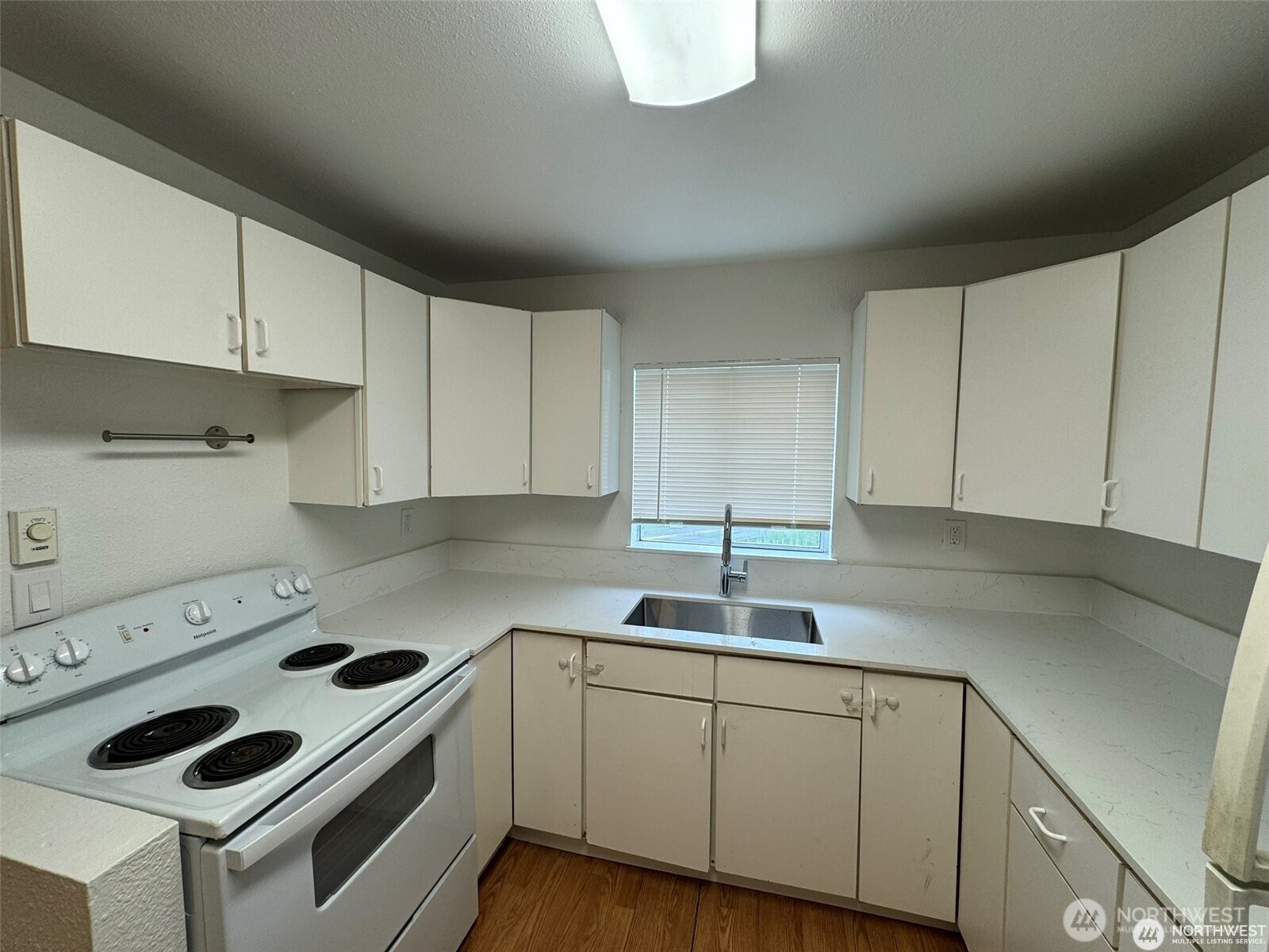 16425 Broadway Avenue Property Photo 10