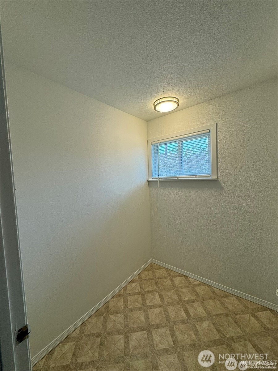 16425 Broadway Avenue Property Photo 18