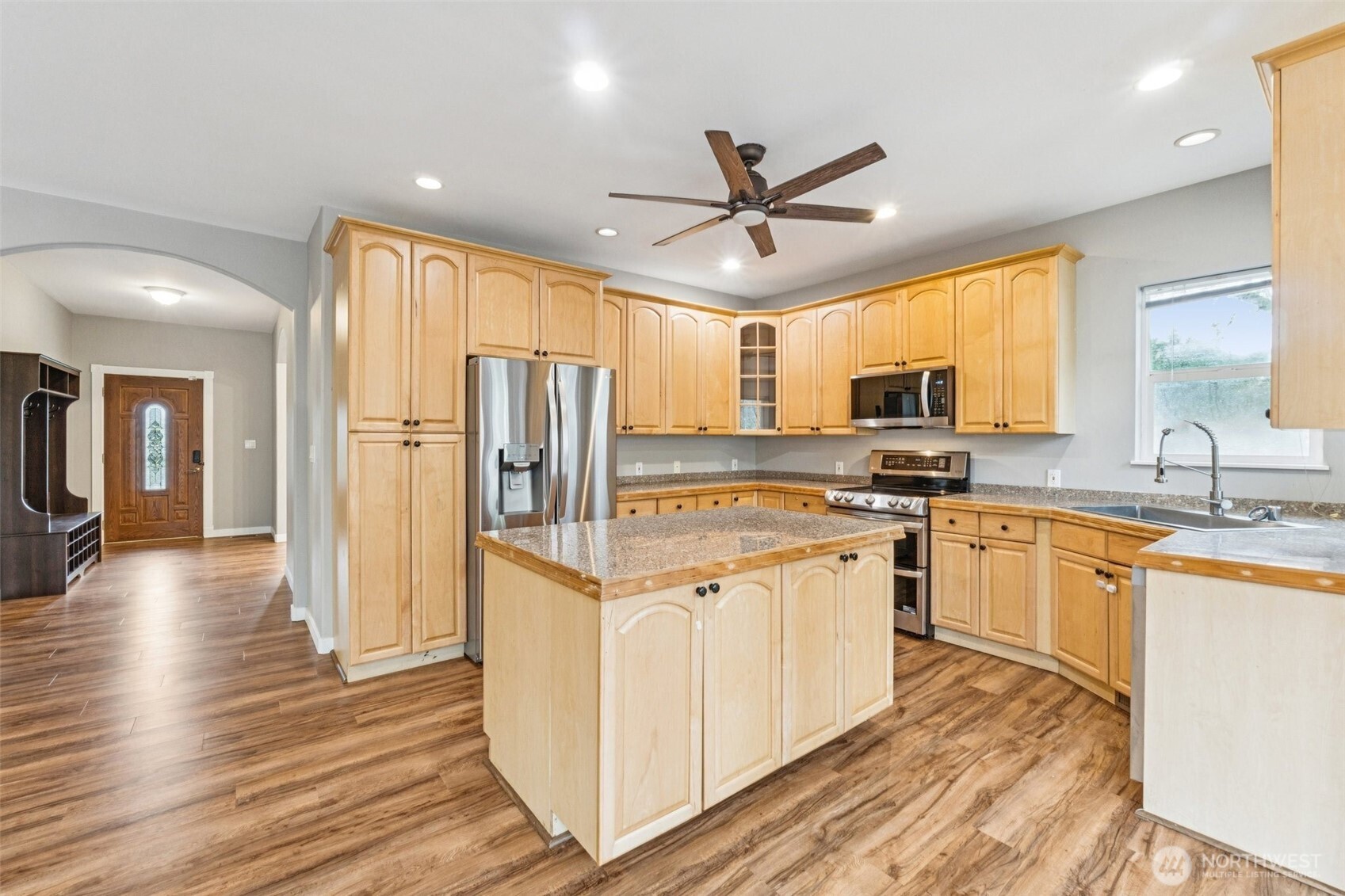 17214 Snohomish Avenue Property Photo 11
